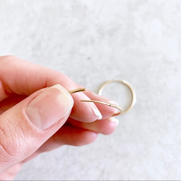 Last Pairβ¨14k Gold Filled Endless Hoop Earrings - Picture 4 of 5